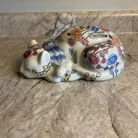 Vintage WBI Chinese Floral Ceramic Figurine Hand-Painted Sleeping Cat Oriental - Picture 2 of 10